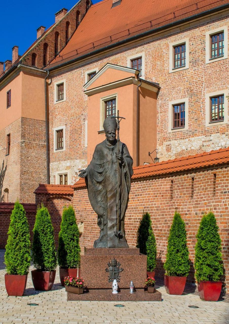 Cracow Vistula Boulevard #1 - Old Town